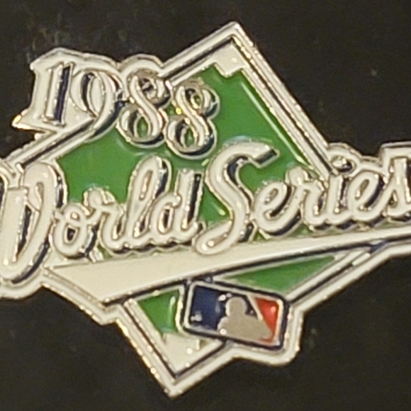 LA DODGERS COLLECTORS WORLD SERIES CHAMPIONSHIP PIN SET DISPLAY CASE - Picture 4 of 7